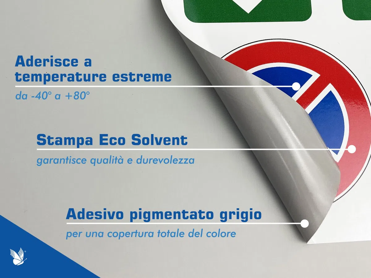 Pubblimania 2 Adesivi Divieto di Sosta, Lasciare Libero Il Passaggio, cm 20x30 pellicola adesiva morbida, impermeabili (2 Divieto di Sosta Cm 20x30)