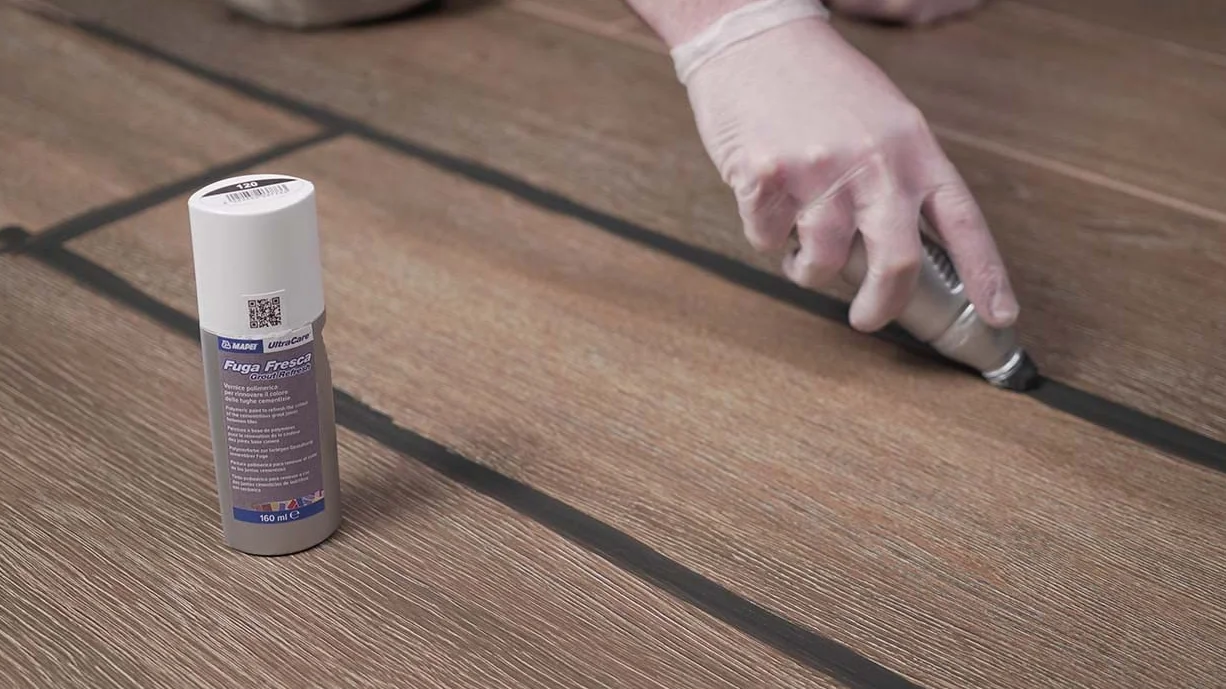Mapei Ultracare FUGA FRESCA 139 ROSA CIPRIA vernice polimerica per rinnovare il colore delle fughe cementizie Flacone 160gr.