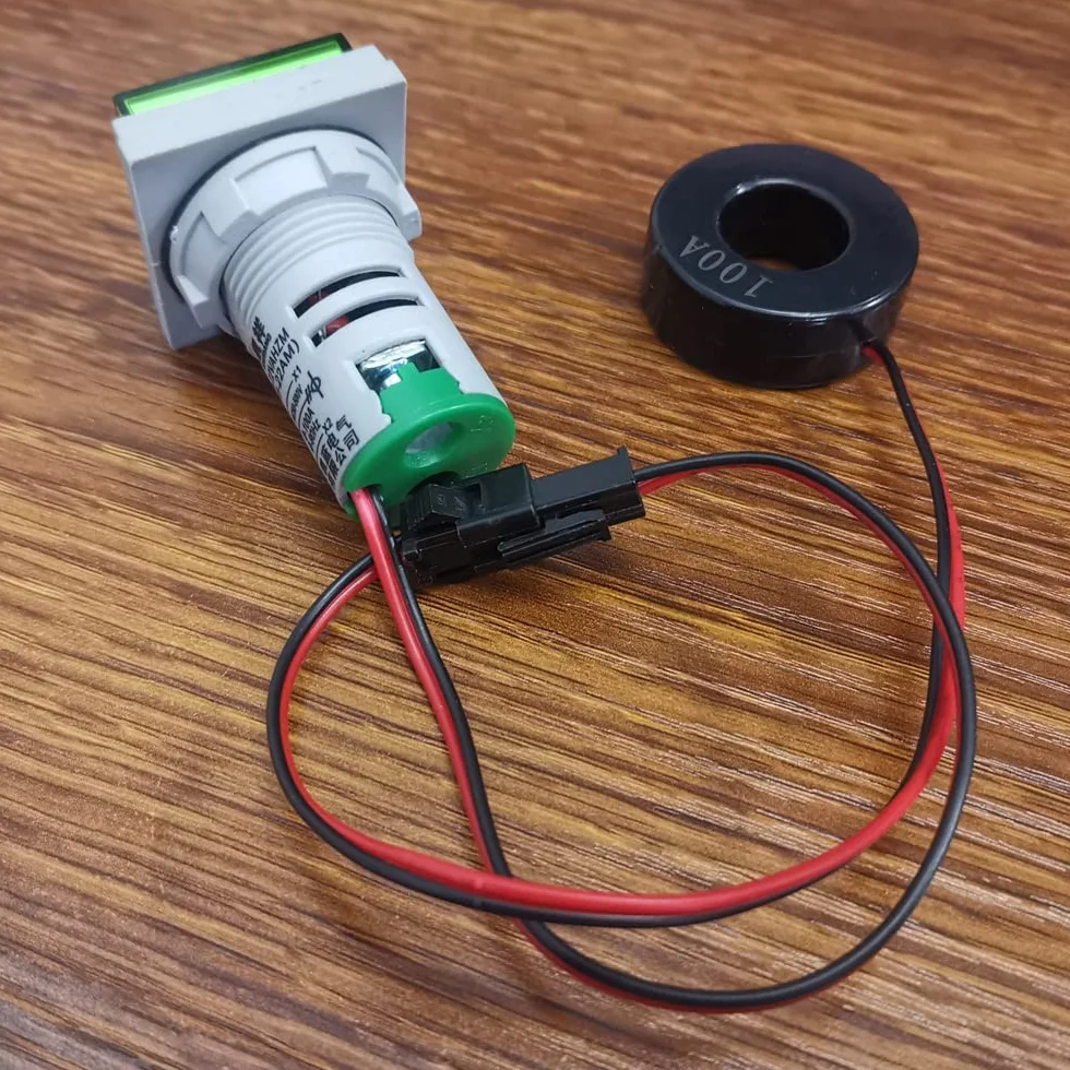 Gebildet Tester di Tensione di Corrente CA da 22mm con Display a LED a 3 cifre Voltmetro Multifunzione Amperometro Misuratore di Frequenza Multimetro AC 50-500V 0-100A 0-99Hz (Rosso, Quadrato)